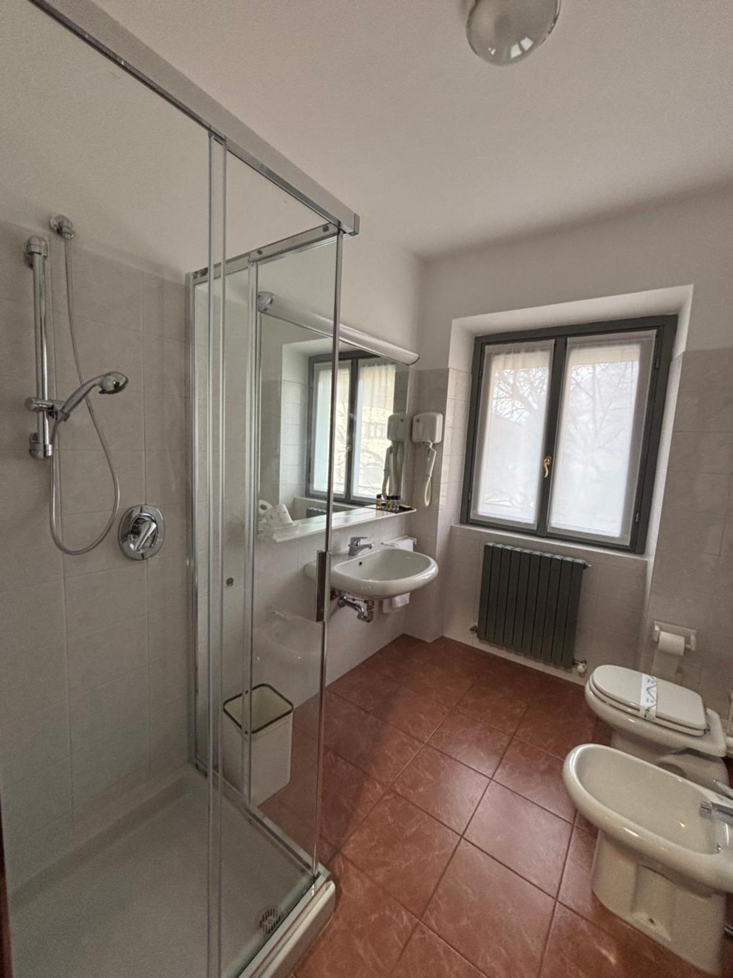 Villa Nasti Hotel Ristorante Canzo Esterno foto